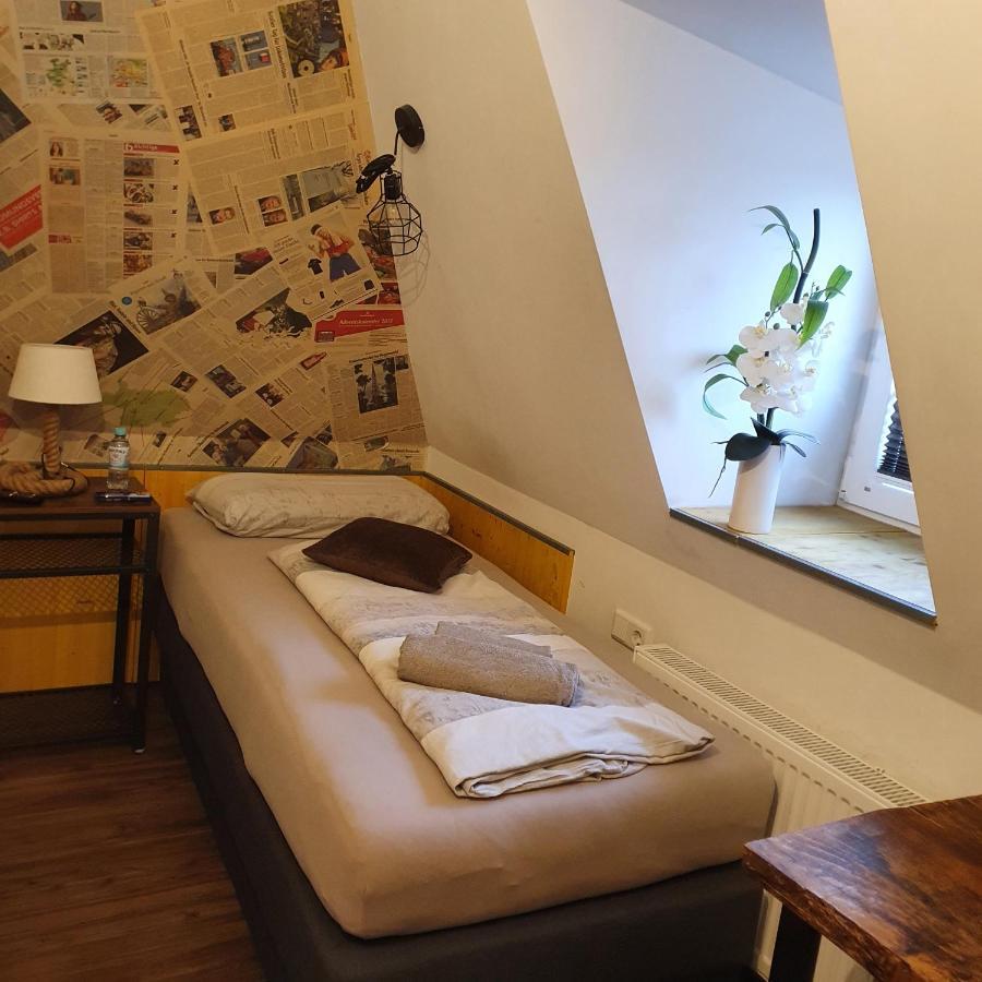 Victory Guesthouse - Handwerker Pension Білефельд Екстер'єр фото