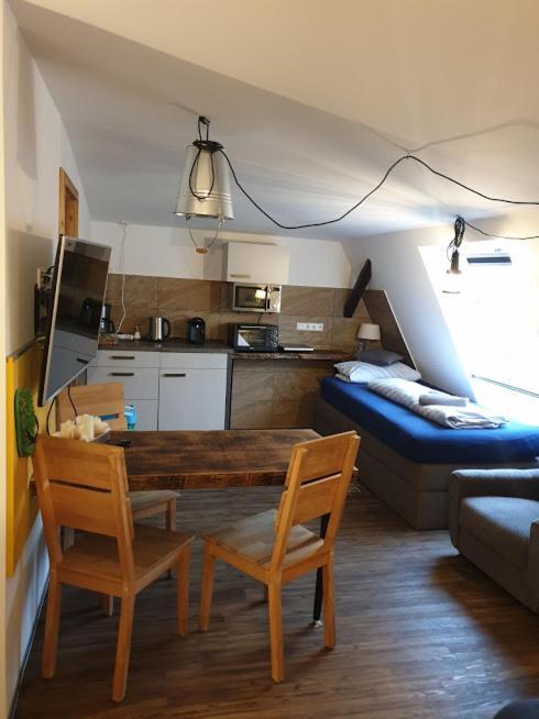 Victory Guesthouse - Handwerker Pension Білефельд Екстер'єр фото