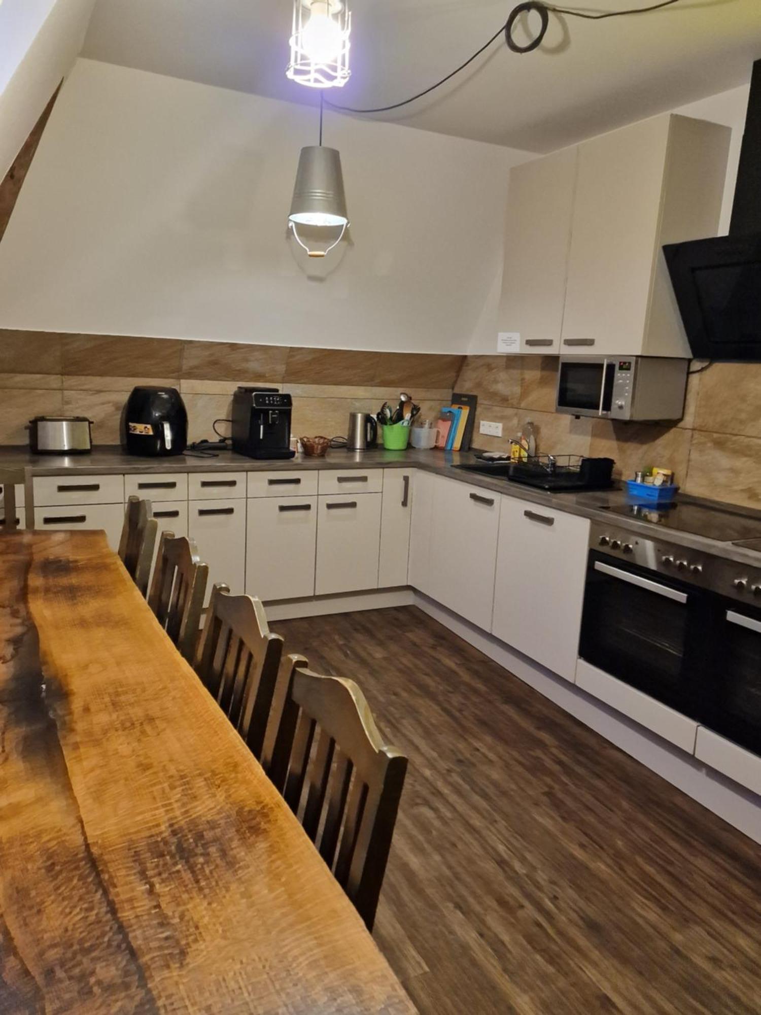 Victory Guesthouse - Handwerker Pension Білефельд Екстер'єр фото